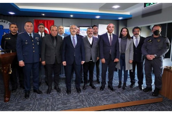 VALİ KÖŞGER’DEN, İMEAK DTO ALİAĞA ŞUBESİ’NE ZİYARET