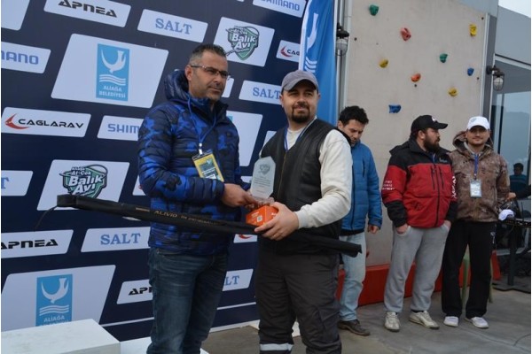 ALİAĞA’DA BALIK AVI YARIŞMASI YAPILDI