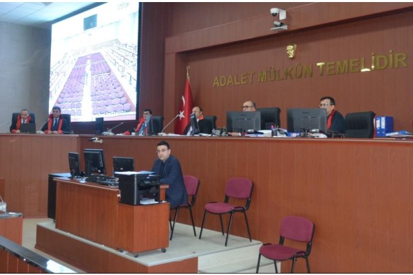 FETÖ'DE SAVUNMA SIRASI TUĞAMİRAL YAŞAR ÇAMUR'DAYDI