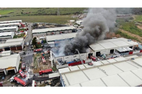 Atık geri kazanım tesisi yandı