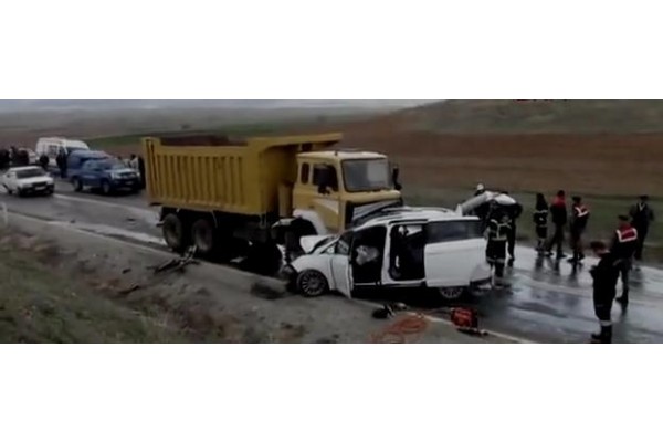 CENAZE KONVOYUNDA KAZA:1 ÖLÜ 2 YARALI