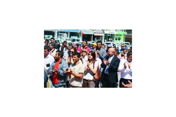 Taşeron işçileri taşeronu istemiyor