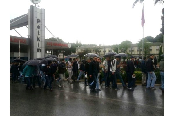 PETKİM’DE İŞ BIRAKMA EYLEMİ