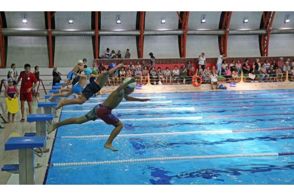 YÜZME HAVUZU ÇOK SEVİLDİ