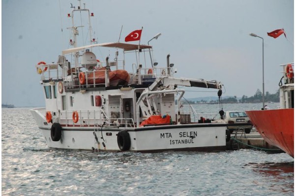 MTA GEMİSİ SELEN ALİAĞA'DA