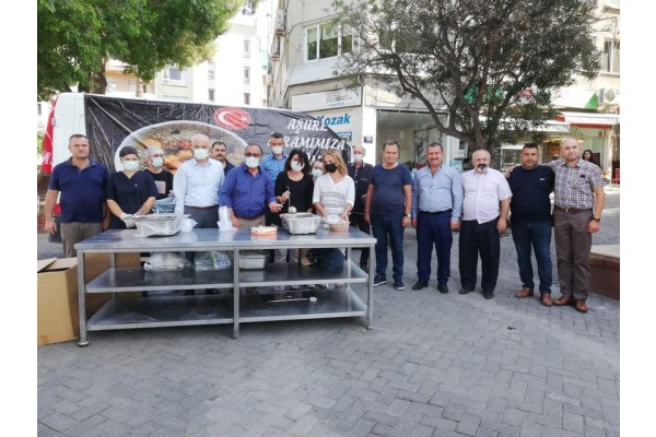 AŞURE HAYRI DÜZENLEDİLER