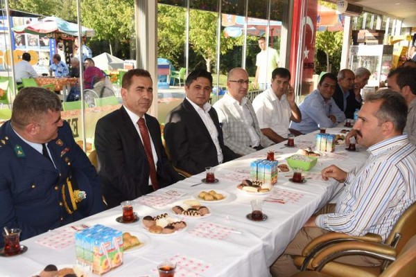 ALİAĞA’DA SAKİN BAYRAM