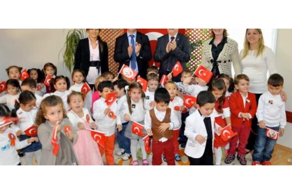 MİNİKLERDEN 90.YIL KUTLAMASI