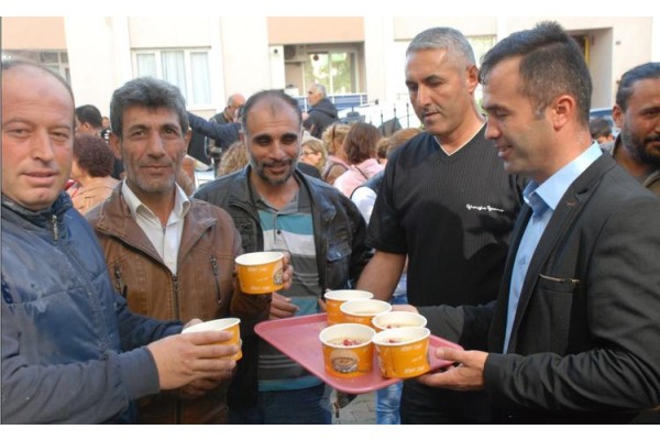 AŞURE KAZANLARI ‘BARIŞ’ İÇİN KAYNADI