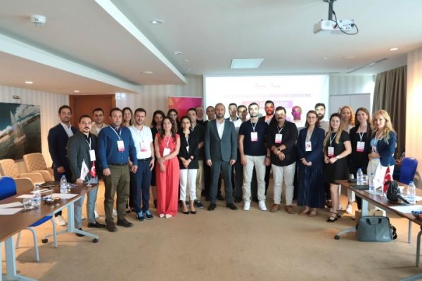 İş ortaklarıyla bir araya geldiler