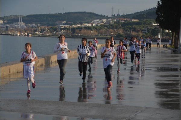 ‘ATATÜRK YOL KOŞUSU’NA YOĞUN İLGİ