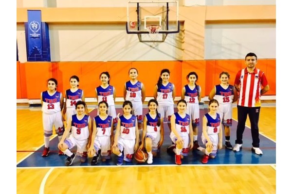 TED ALİAĞA KOLEJİ YARI FİNALDE