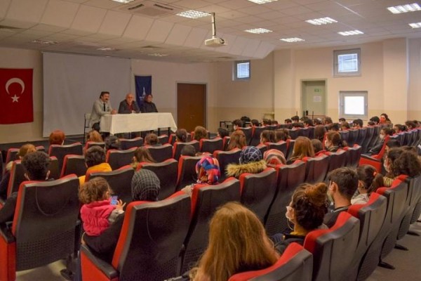 SAKA ÖĞRENCİLERLE BULUŞTU