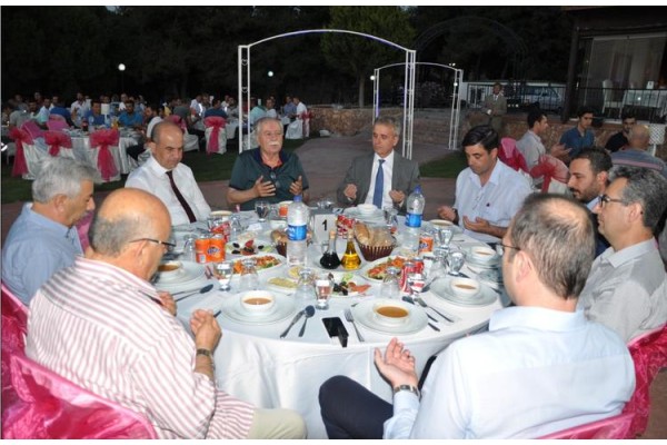 NEMPORT AİLESİ İFTARDA BULUŞTU