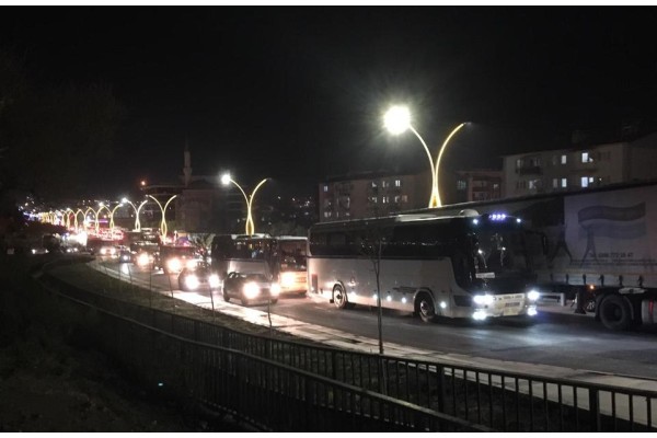 ÇALIŞMALAR TRAFİĞİ KİLİTLEDİ