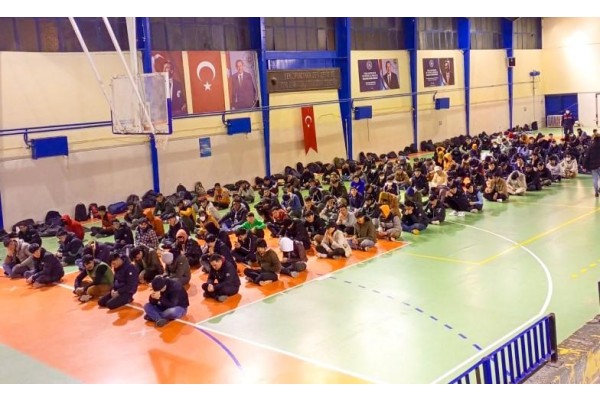 771 DÜZENSİZ GÖÇMEN YAKALANDI