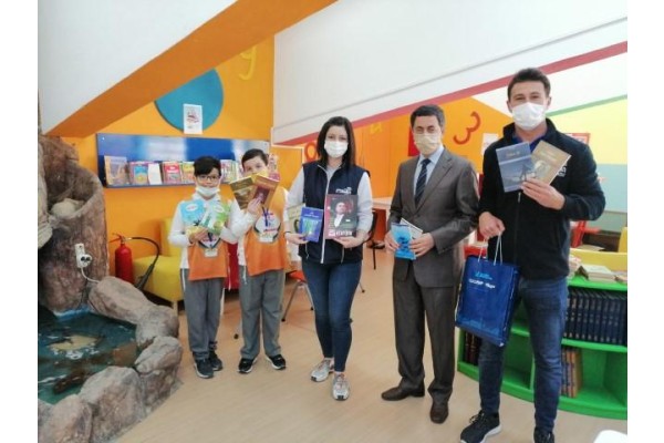BELEDİYEDEN OKULLARA 5 BİN 260 KİTAP