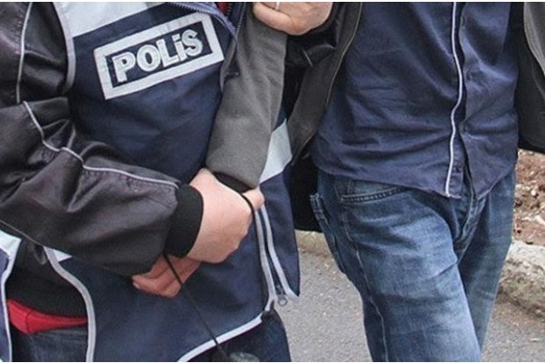 CÜZDAN ÇALAN HIRSIZI POLİS YAKALADI