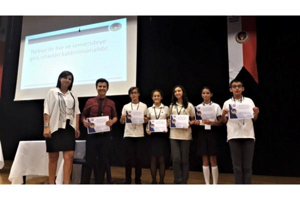 TED ALİAĞA’DAN MÜNAZARA TURNUVASI’NDA BAŞARI