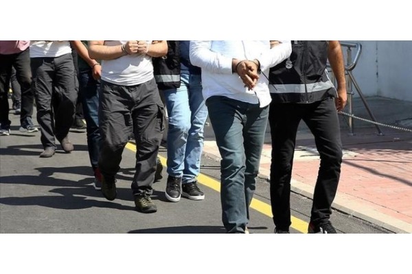 FETÖ OPERASYONUNDA 24 TUTUKLAMA