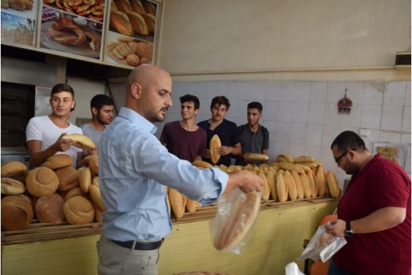 ÜLKÜ OCAKLARI’NDAN ‘ASKIDA EKMEK’ KAMPANYASI