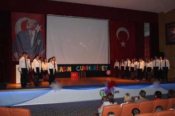 TED KOLEJİ’NDEN 94. YILA YAKIŞIR TÖREN!