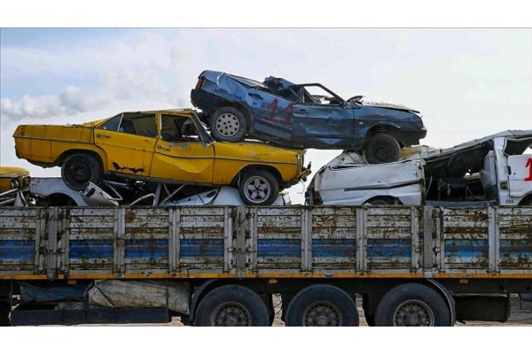 ALTI AY İÇİNDE TESLİM ALINMAYAN ARAÇLAR SATILACAK