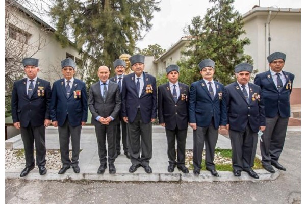 “BAŞIMIZIN ÜZERİNDE YERİNİZ VAR”
