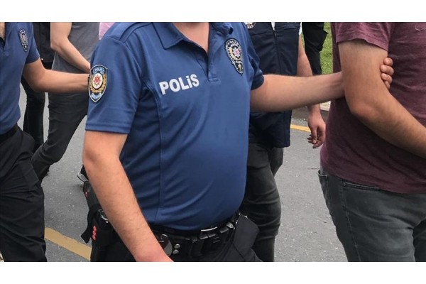 Dolandırıcılık operasyonunda 8 kişi tutuklandı