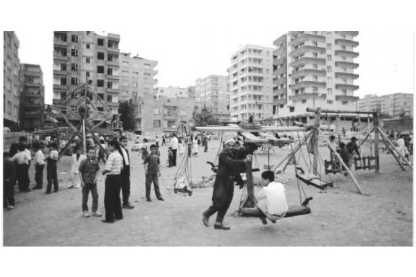 NEREDE O ESKİ BAYRAMLAR...