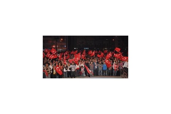 ALİAĞA TEK YÜREK OLDU