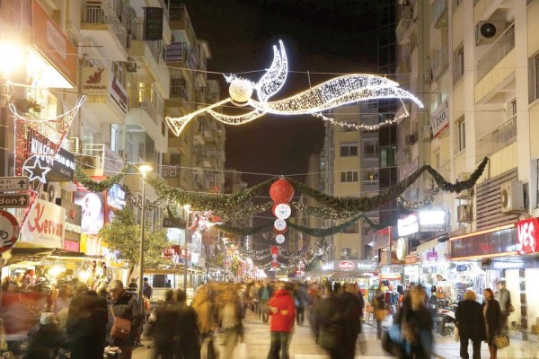 HALKIN YENİ YILINI KUTLADILAR