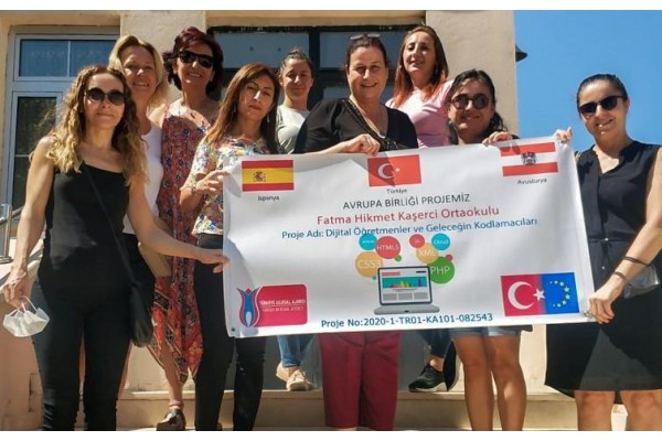 PROJELERİNİ HAYATA GEÇİRDİLER