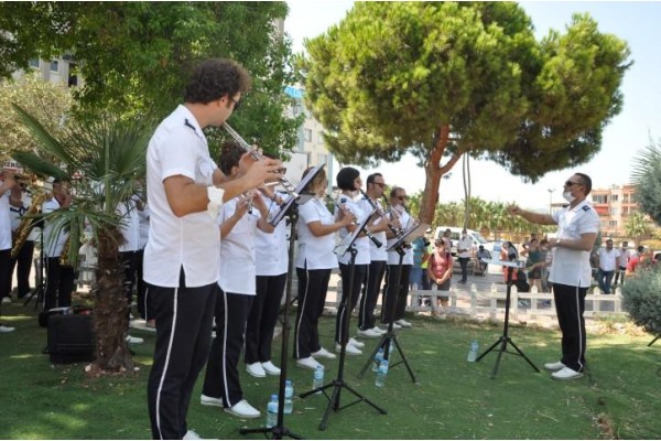 BÜYÜKŞEHİR BANDOSU’NDAN KONSER