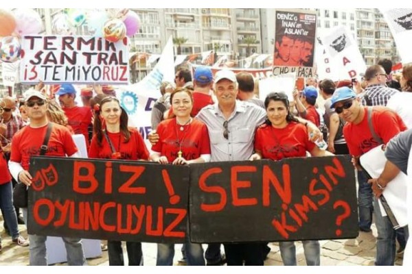 ‘SAHNEDEKİ KADINLAR’