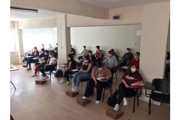 YAŞAM BOYU EĞİTİM MERKEZİ’NDE KURSLAR SÜRÜYOR