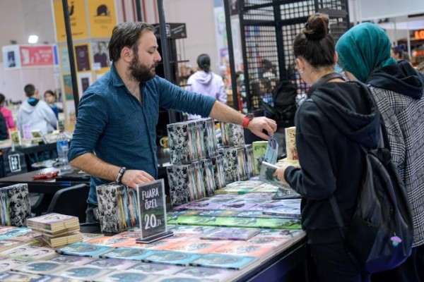 İZKİTAP kitapseverleri ağırlamaya devam ediyor