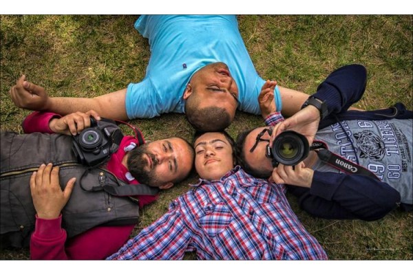 BİR ÇOCUK DA SEN GÜLÜMSET