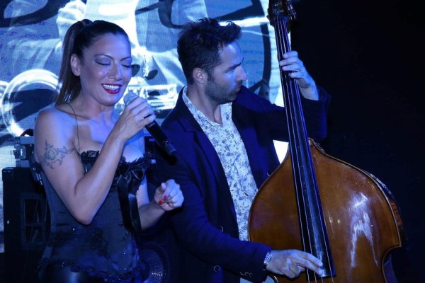 SİBEL TÜZÜN’DEN MUHTEŞEM PERFORMANS