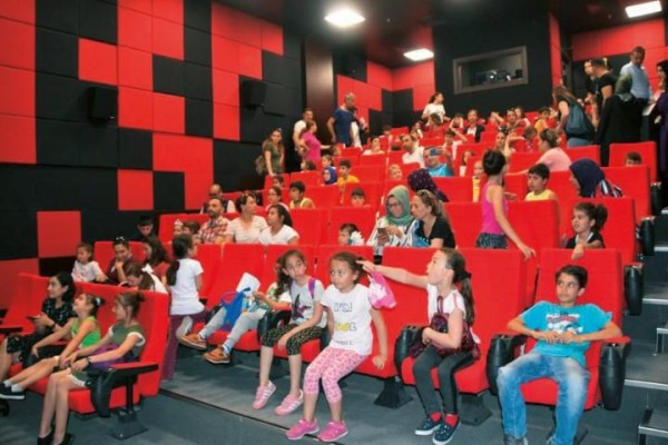 GENÇLİK MERKEZİNDE VİZYON FİLMLERİ