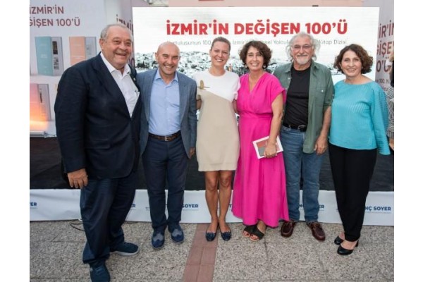İzmir’in 100 yıllık külliyatı kitaplaştırıldı