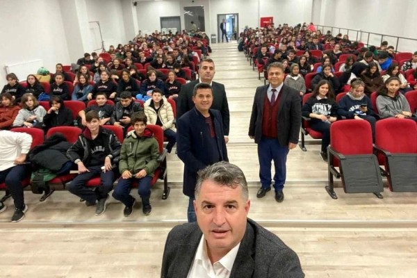 ‘Buğday Tanesi’ Kınık’ta seyirciyle buluştu