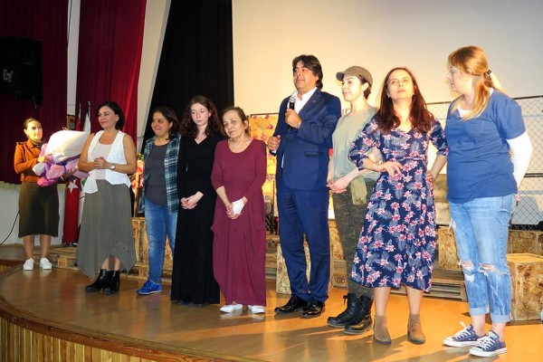 ‘‘NEREYE GİTTİ BÜTÜN ÇİÇEKLER ?’’ FOÇA’DA SAHNELENDİ