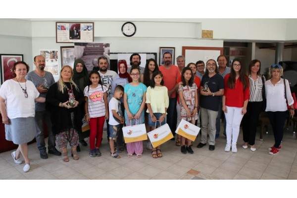 GENÇ YAZARLAR ÖDÜLLERİNE KAVUŞTU