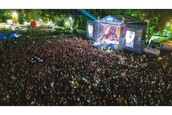 Fuar yüz binleri ağırladı