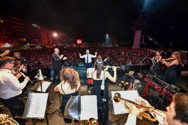 İZMİRLİ SANATÇILARA BÜYÜKŞEHİR DESTEĞİ