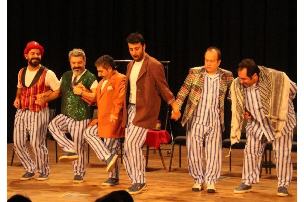 “PİJAMALI ADAMLAR” KAHKAHA’YA BOĞDU