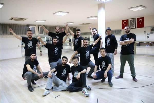 ZEYBEK İLE İZMİR'İ SALLAYACAKLAR