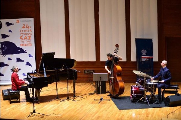 CAZIN BÜYÜKELÇİSİNDEN UNUTULMAYACAK KONSER