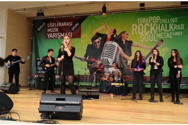 İŞTE İZMİR'İN EN İYİ 10 LİSELİ MÜZİK GRUBU
